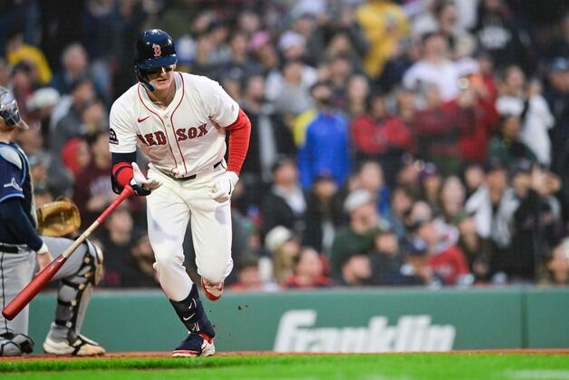 MLB 유망주 1위, 혹독했던 빅리그 신고식…아찔한 실책까지(종합)