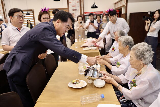 "만수무강하세요"…보은군 특별한 효 잔치 열어