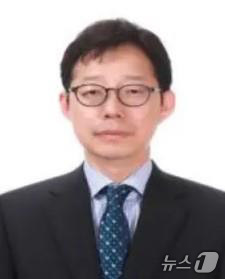 (서울=뉴스1) 박지혜 기자 = 이재명 대통령이 10일 외교부 1차관에 박윤주 전 주아세안대표국 공사를 임명했다.박 1차관은 1970년생으로 서울대 외교학과를 마치고 미국 조지워싱 …