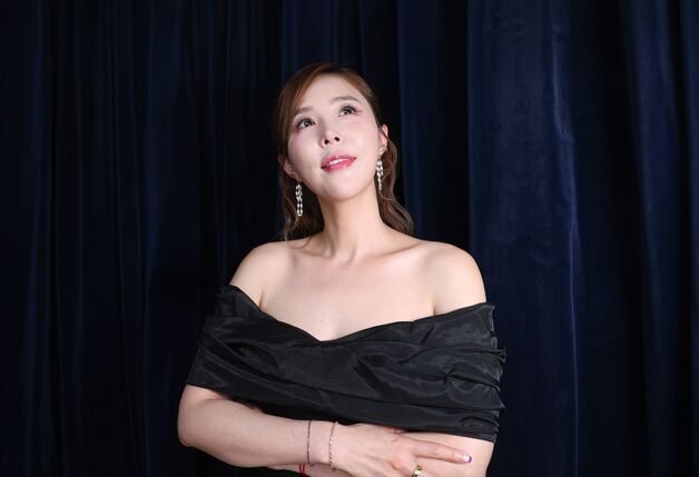 코요태 신지, 연하 가수와 결혼한다…"웨딩사진 촬영 중"