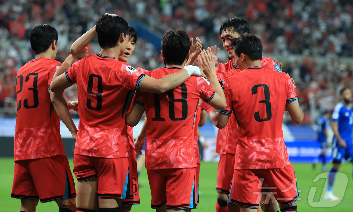 본문 이미지 - 월드컵 본선에서 경쟁력을 높이기 위해 이제 '연속성'을 유지하는 것이 중요한 시간으로 넘어가고 있다. ⓒ News1 김진환 기자