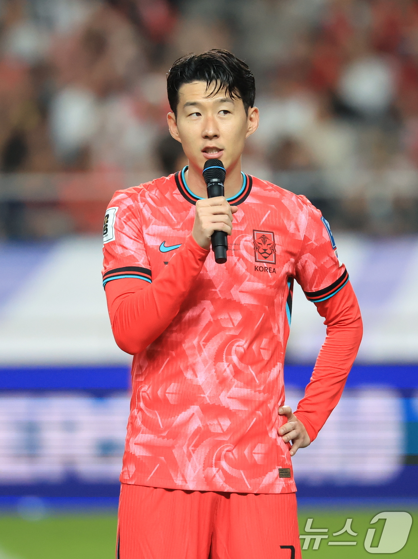(서울=뉴스1) 김진환 기자 = 대한민국 축구대표팀 주장 손흥민이 10일 오후 서울 마포구 상암동 서울월드컵경기장에서 열린 2026 국제축구연맹(FIFA) 북중미 월드컵 아시아 3 …