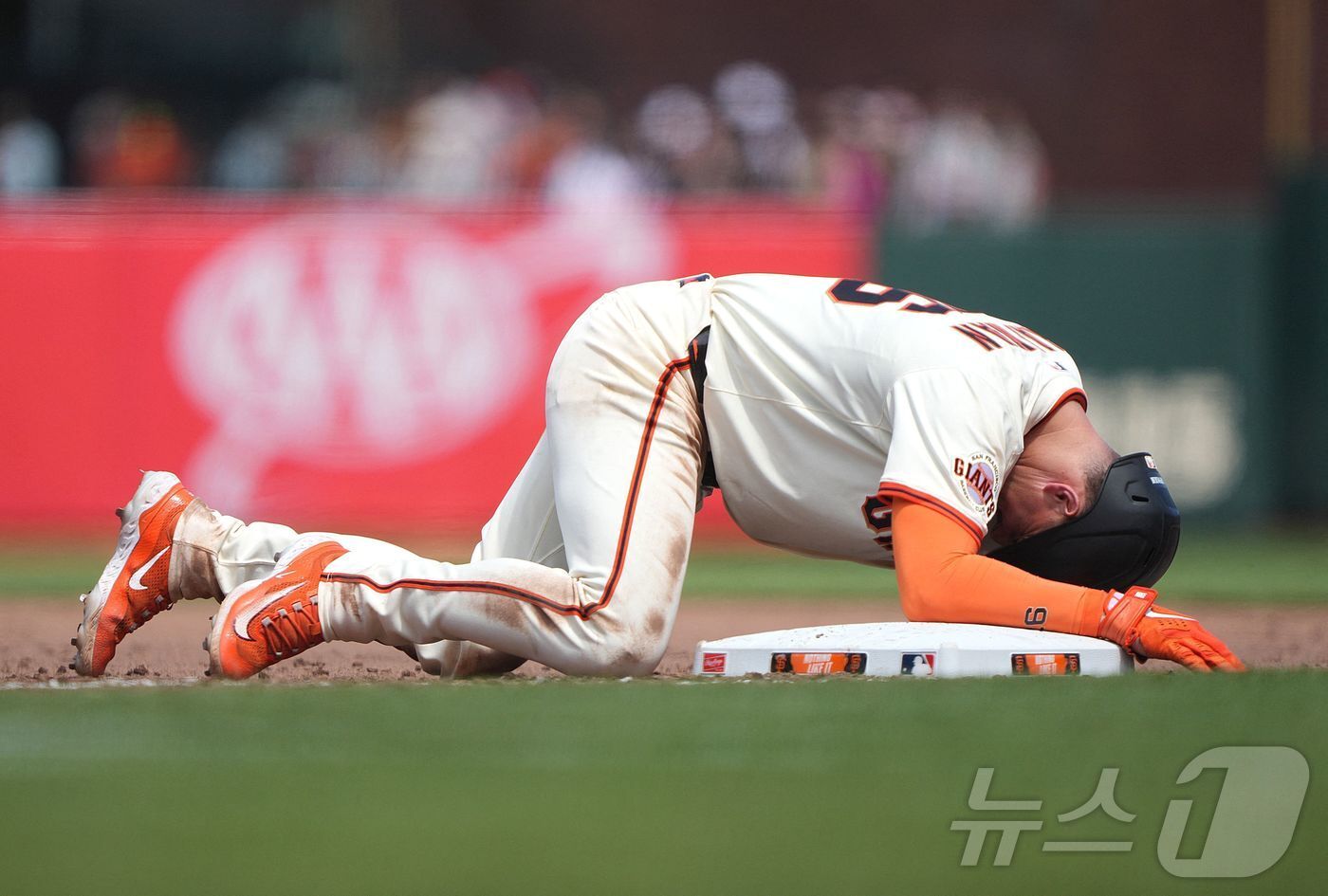 본문 이미지 - 샌프란시스코 자이언츠 3루수 맷 채프먼이 오른 손목 염증으로 10일짜리 부상자 명단에 올랐다. ⓒ AFP=뉴스1