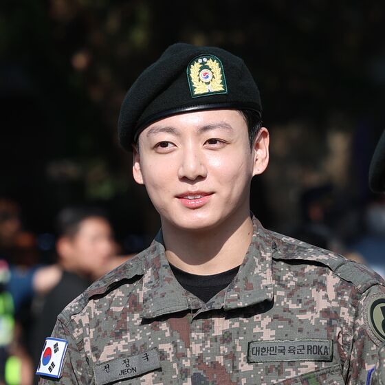 '제대' 정국, BTS 제이홉 공연 깜짝 등장 "너무 보고 싶었어요"