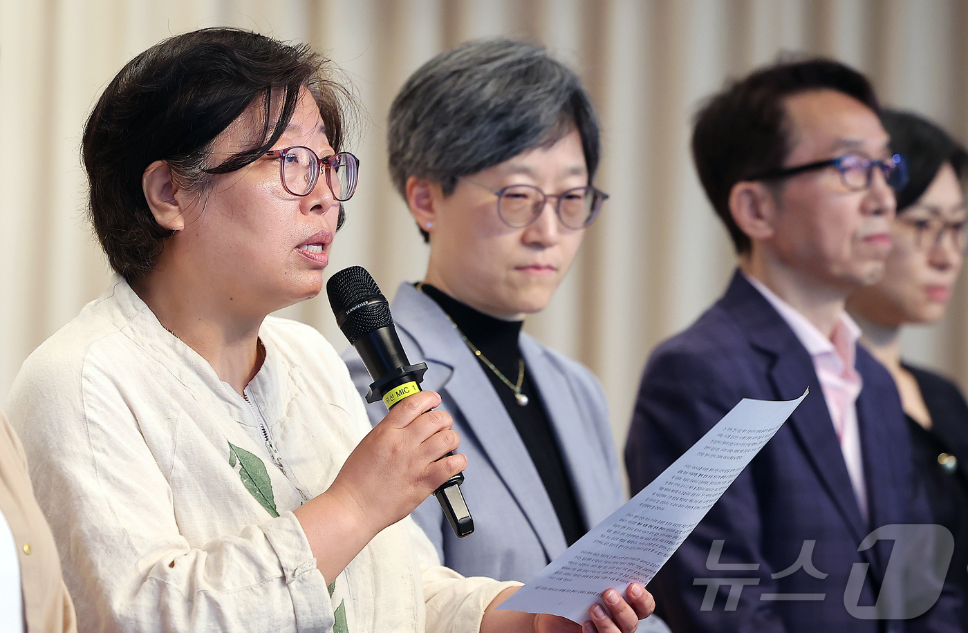 (서울=뉴스1) 김진환 기자 = 유미화 GCN녹색소비자연대 상임대표가 11일 오전 서울 중구 명동 YWCA에서 열린 ‘더나은 의료시스템을 함께 만들어 나가는 의료소비자-공급자 공동 …