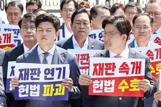 권성동 "새 원내지도부서 논의" 의총 긴급 취소…김용태 반발(종합)