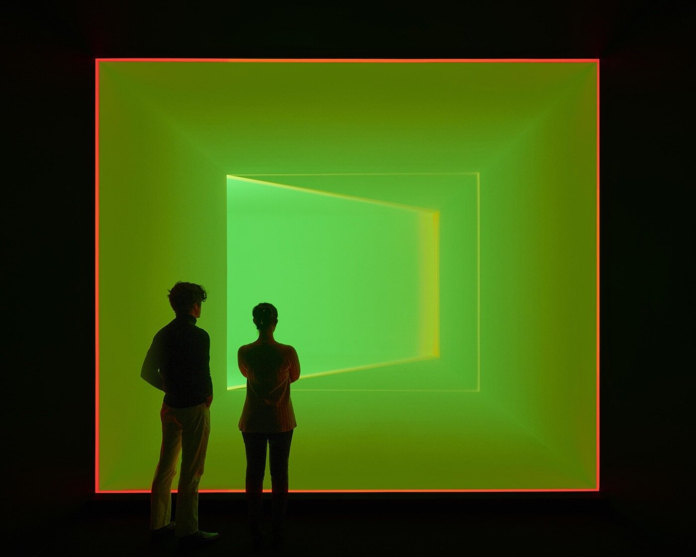 본문 이미지 - After Effect 2022 LED lights Site specific dimensions Runtime: 79 minutes ⓒ James Turrell, courtesy Pace Gallery Photo by Kyle Knodell &#40;페이스갤러리 제공&#41;