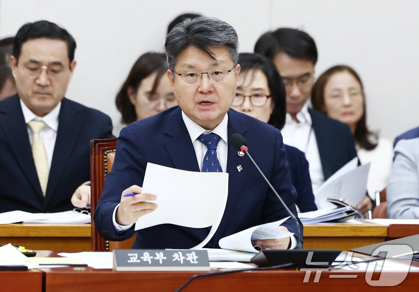 본문 이미지 - 오석환 교육부 차관이 국회 교육위원회 현안질의에서 리박스쿨과 관련한 질의에 답하고 있다. 2025.6.11/뉴스1 ⓒ News1 김민지 기자