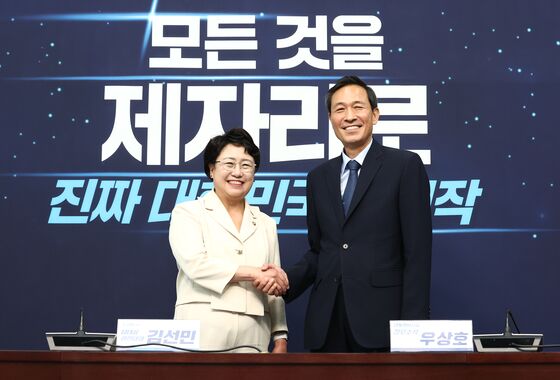 우상호 정무수석 "낮은 자세로 경청·소통"…사흘째 국회행