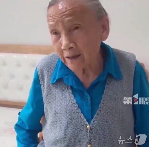 본문 이미지 - 92세라고 믿기지 않을 정도로 주름이 없다. - SCMP 갈무리  