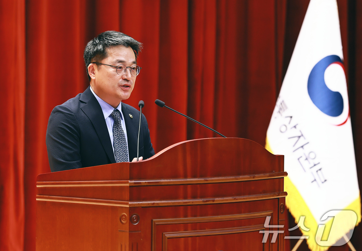 (서울=뉴스1) 이연주 기자 = 문신학 산업통상자원부 1차관이 11일 정부세종청사에서 열린 취임식에서 인사말을 하고 있다. (산업통상자원부 제공. 재판매 및 DB 금지) 2025. …