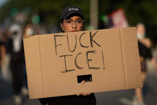 도 넘어선 트럼프 이민단속…일터·길거리서 죄 없어도 마구 체포