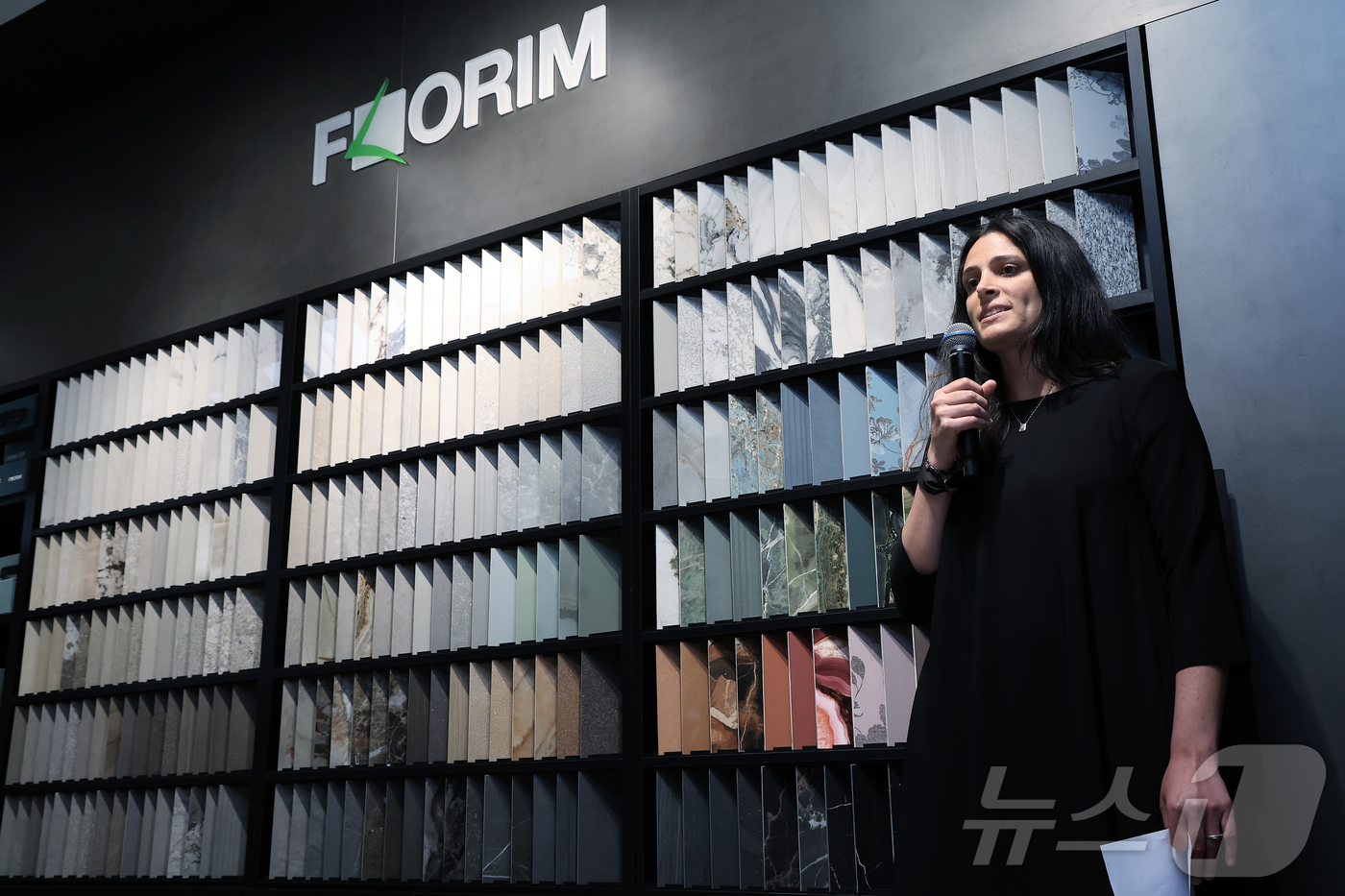 (서울=뉴스1) 박정호 기자 = 베아트리체 루케세 (Beatrice Lucchese) 플로림 CCO가 11일 오후 서울 강남구 학동로 플로림 서울 플래그십 스토어 오프닝 세리머니에 …