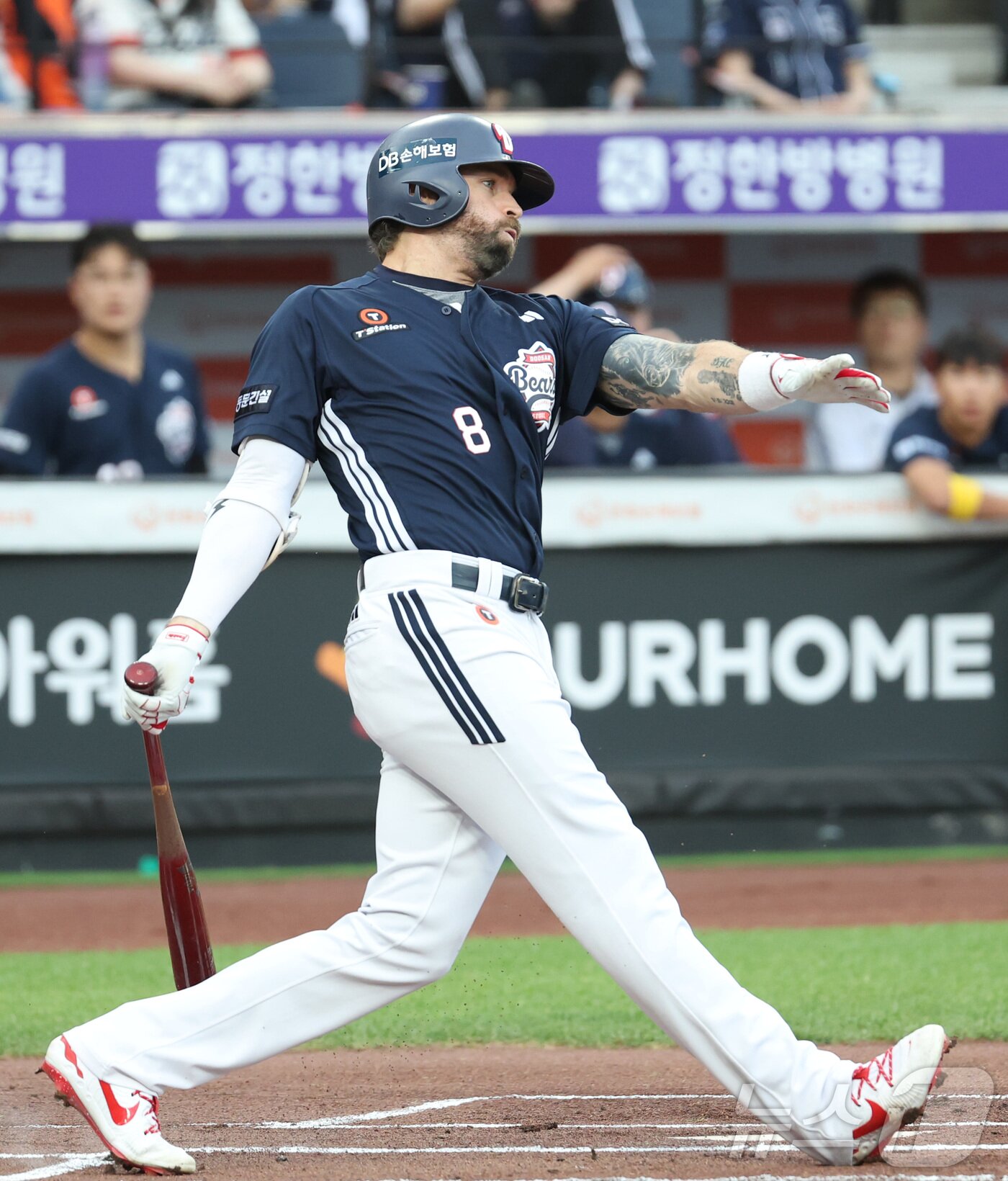 본문 이미지 - 11일 대전 한화생명볼파크에서 열린 &#39;2025 신한 SOL 뱅크 KBO리그&#39; 프로야구 한화이글스 대 두산베어스 경기에서 두산 케이브가 타격하고 있다. 2025.6.11/뉴스1 ⓒ News1 김기남 기자
