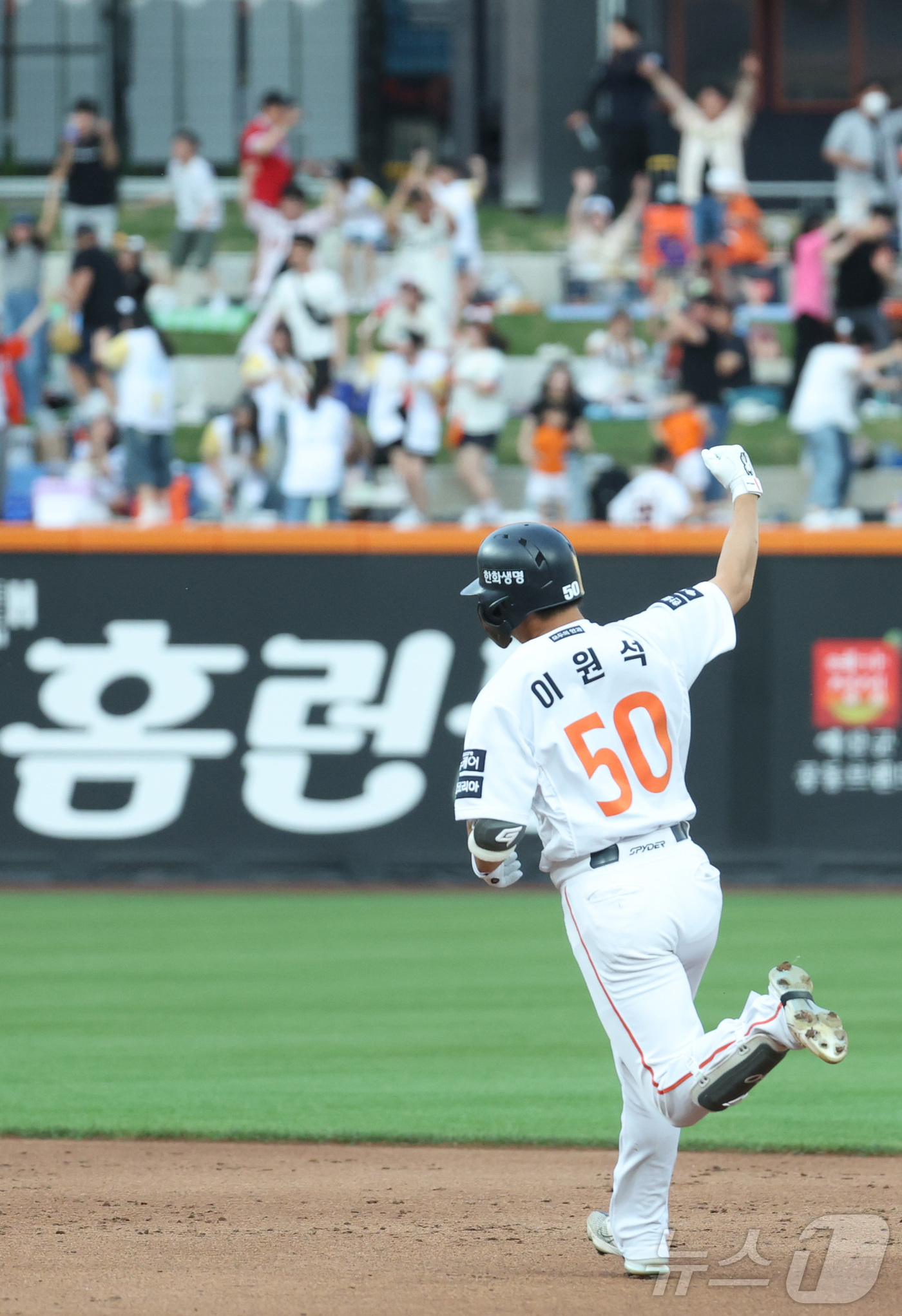 (세종=뉴스1) 김기남 기자 = 11일 대전 한화생명볼파크에서 열린 '2025 신한 SOL 뱅크 KBO리그' 프로야구 한화이글스 대 두산베어스 경기에서 2회말 1사 만루에서 한화 …