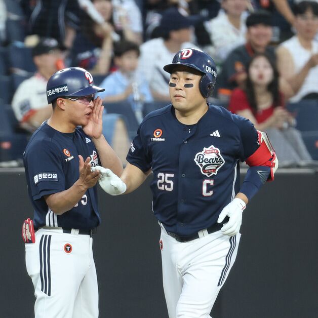 두산, SSG에 6회 5-0 강우콜드 승…양의지 3타점 활약