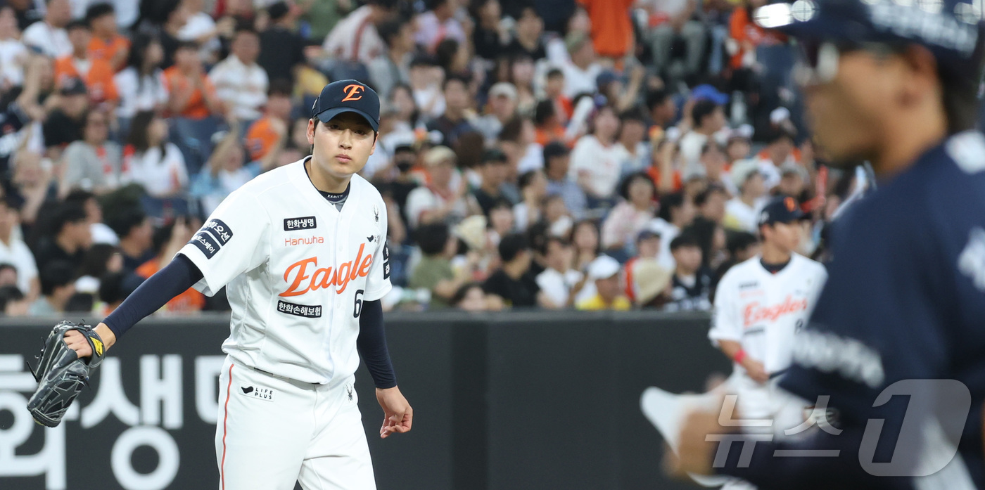 (세종=뉴스1) 김기남 기자 = 11일 대전 한화생명볼파크에서 열린 '2025 신한 SOL 뱅크 KBO리그' 프로야구 한화이글스 대 두산베어스 경기에서 한화 조동욱이 호투하고 있다 …