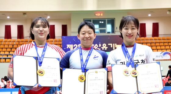 괴산유기농배전국장사씨름대회 여자부 입상자들