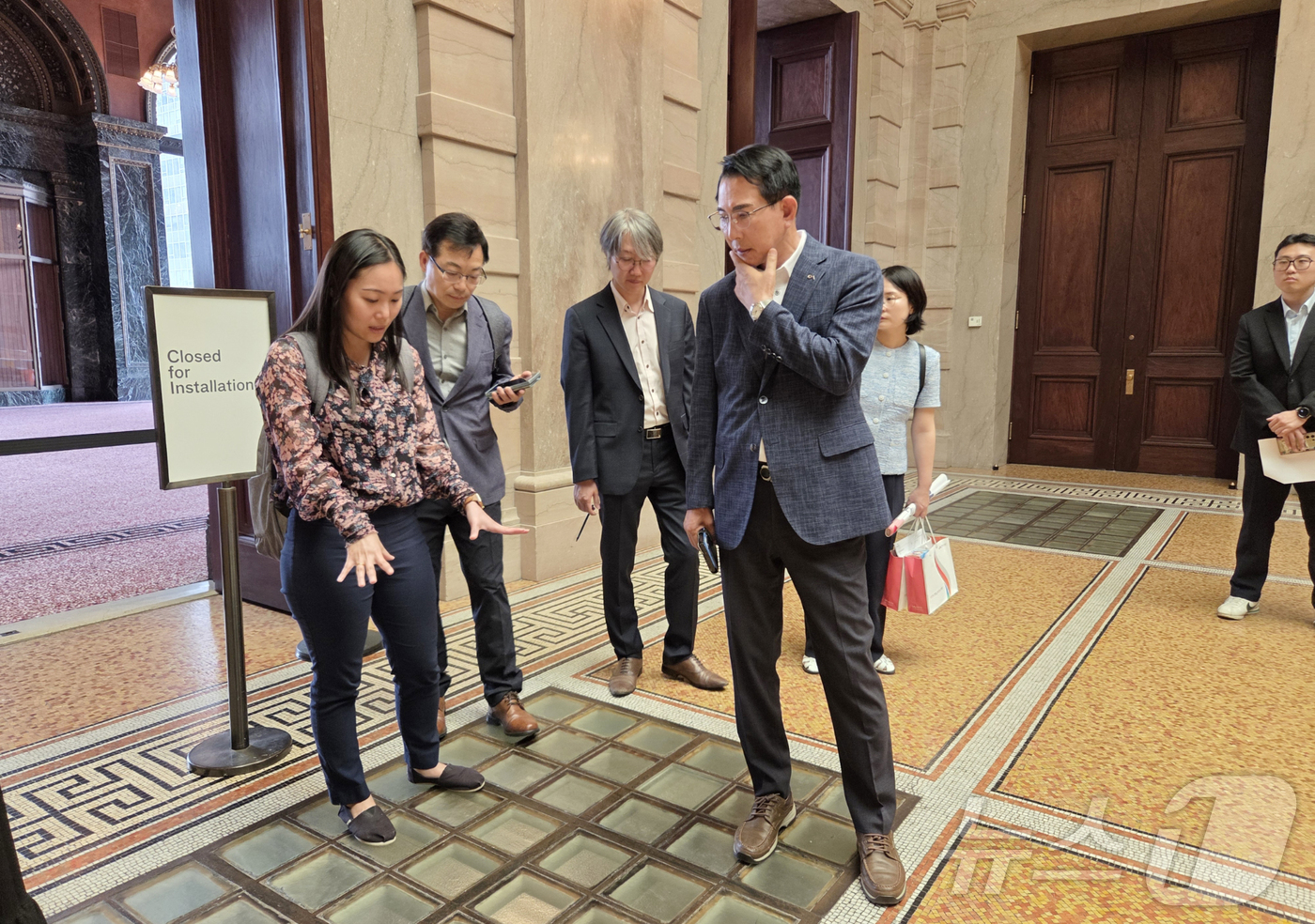 (서산=뉴스1) 이동원 기자 = 이완섭 서산시장이 지난 10일(현지시간) 미국 시카고시 문화특별행사국을 방문하고 있다.이 시장은 문화특별행사국 관계자들과 △문화정책 수립 과정의 민 …