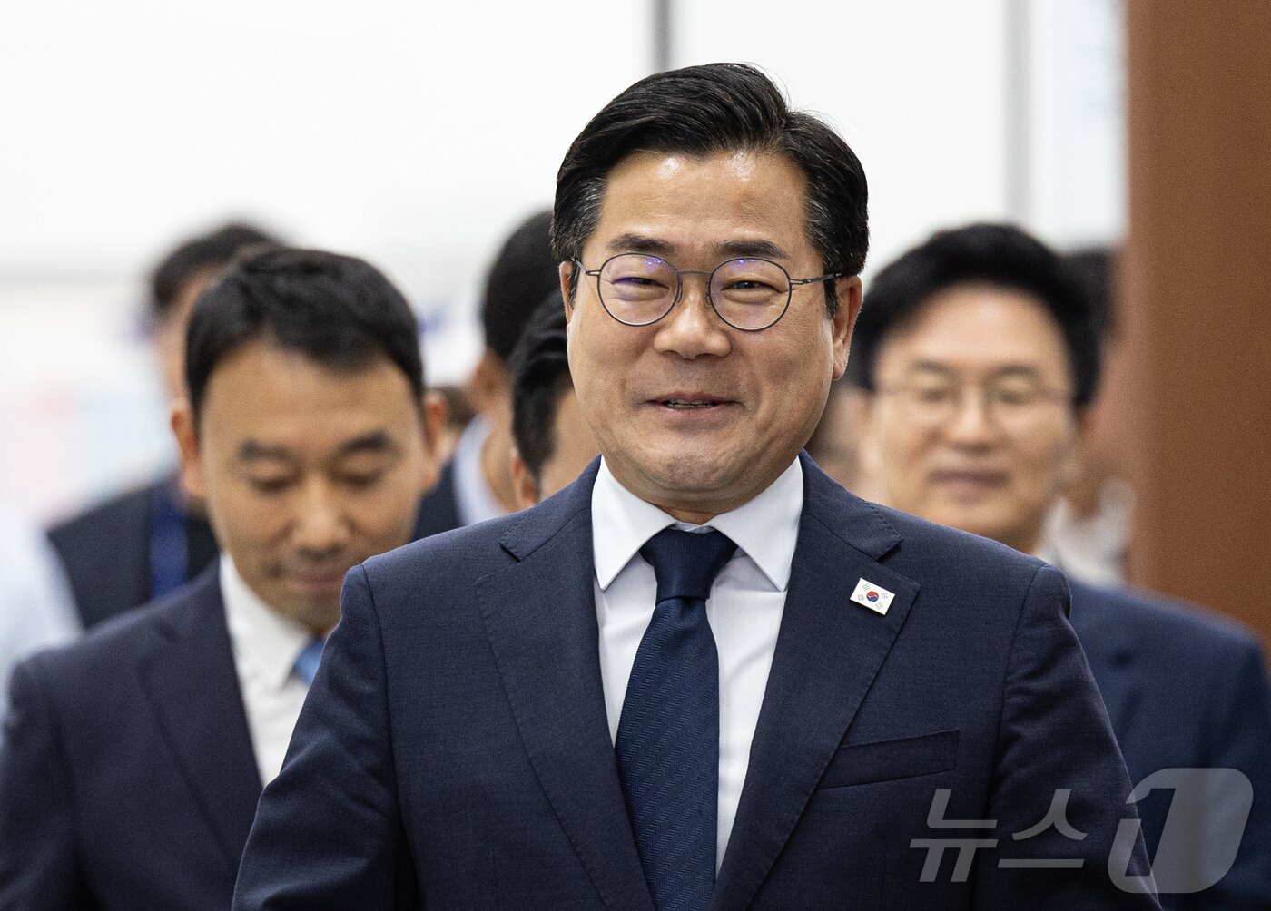 본문 이미지 - 박찬대 더불어민주당 대표 직무대행 겸 원내대표가 12일 오전 서울 여의도 국회에서 열린 고별 기자간담회에 참석하고 있다. 2025.6.12/뉴스1 ⓒ News1 이재명 기자