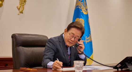 이재명 대통령, 끄엉 베트남 국가주석과 25분간 취임 후 첫 통화