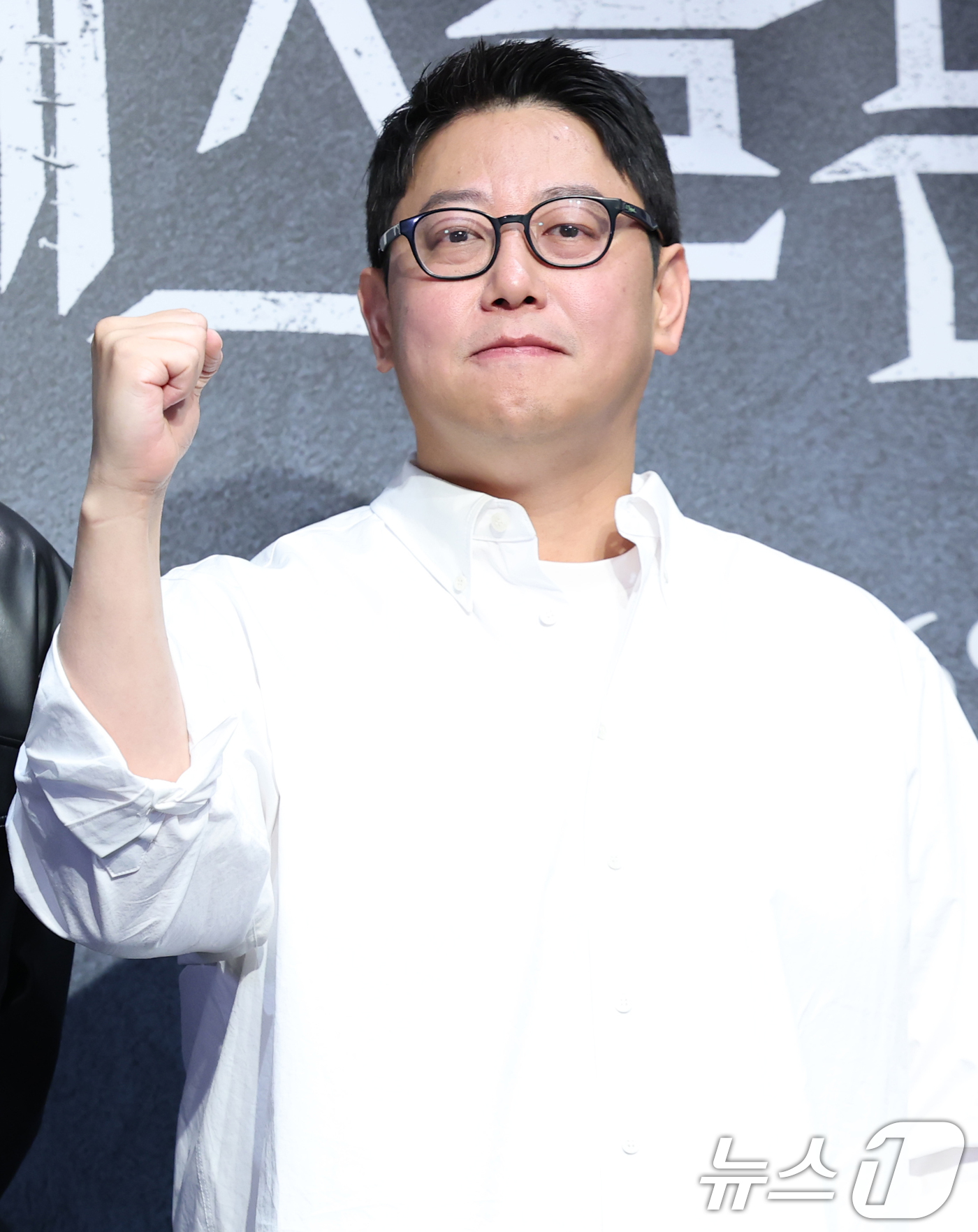 (서울=뉴스1) 권현진 기자 = 이정훈 PD가 12일 서울 구로구 라마다서울신도림호텔에서 열린  STUDIO X+U 새 미드폼 드라마 '메스를 든 사냥꾼' 제작발표회에서 포즈를 취 …