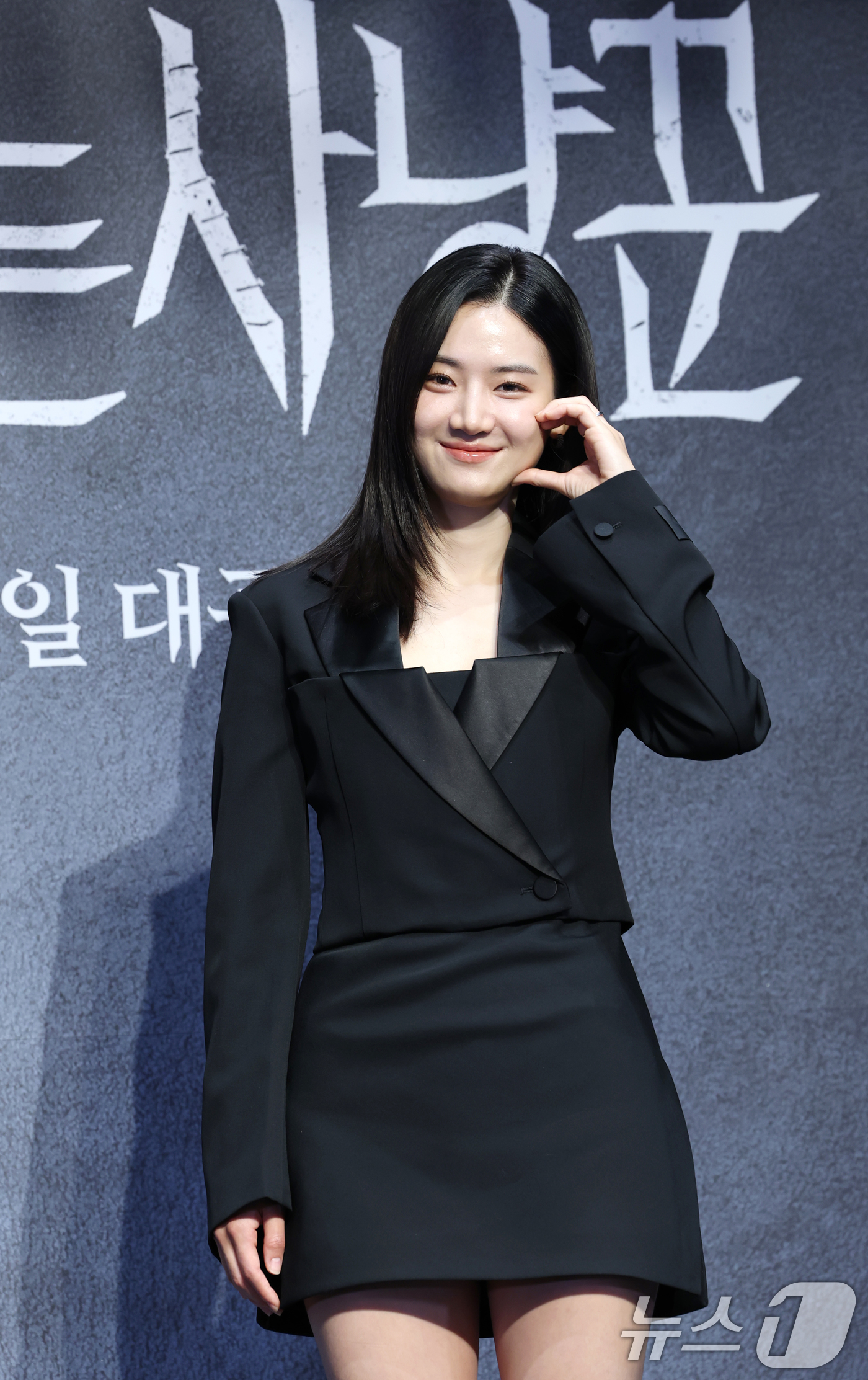 (서울=뉴스1) 권현진 기자 = 배우 박주현이 12일 서울 구로구 라마다서울신도림호텔에서 열린  STUDIO X+U 새 미드폼 드라마 '메스를 든 사냥꾼' 제작발표회에서 포즈를 취 …