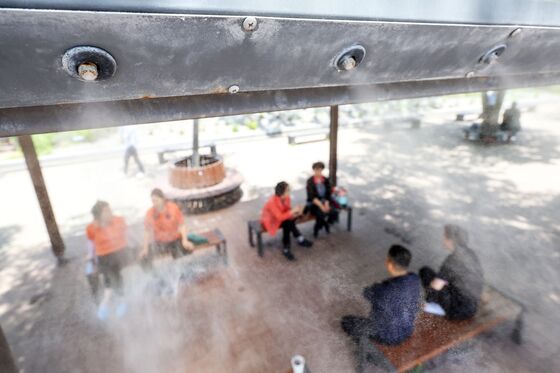 낮 최고 33도·체감 31도 무더위 기승…전국 '맑음' [내일날씨]