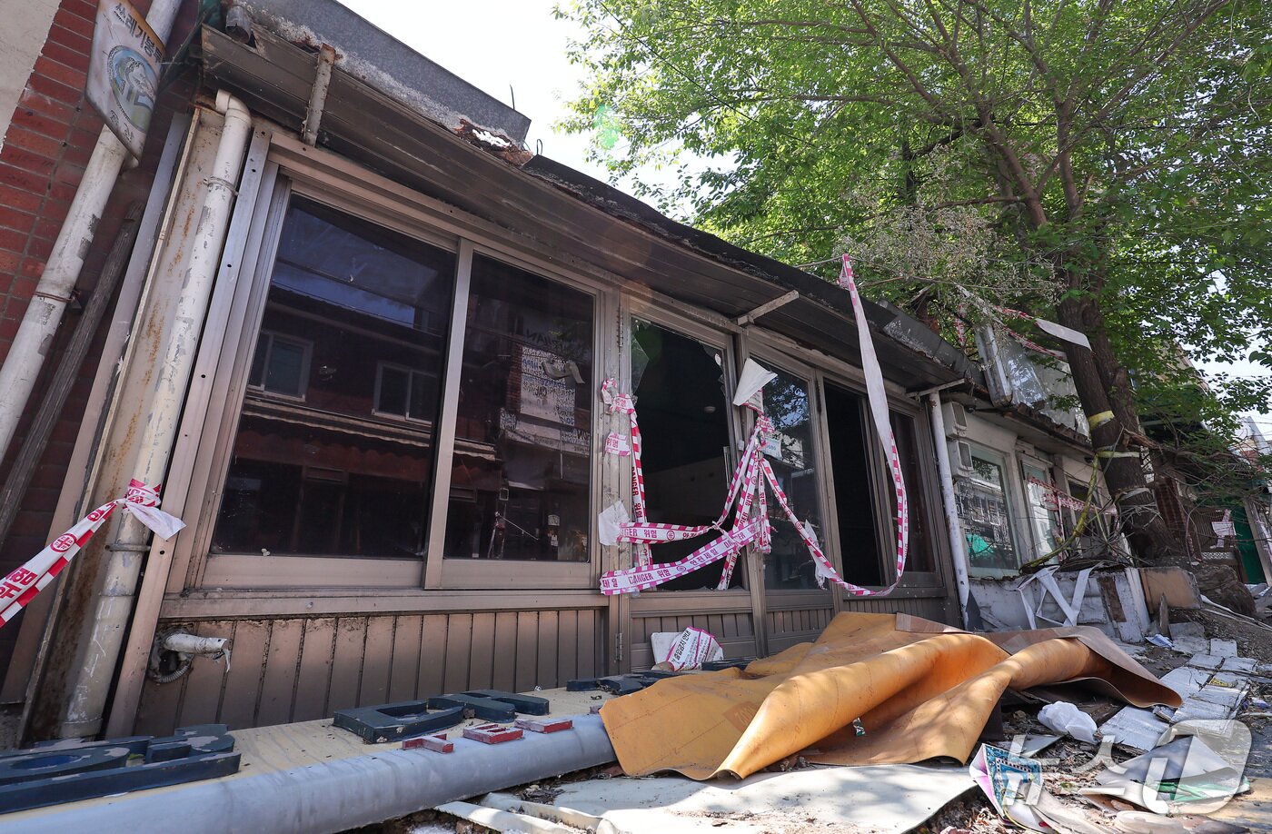 본문 이미지 - 12일 출입통제된 서울 용산구 한남3구역 재개발 현장의 모습.  