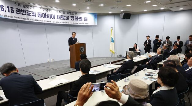 우상호 정무수석, 이 대통령 축사 대독