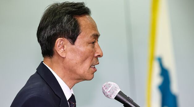이 대통령 축사 대독하는 우상호 정무수석