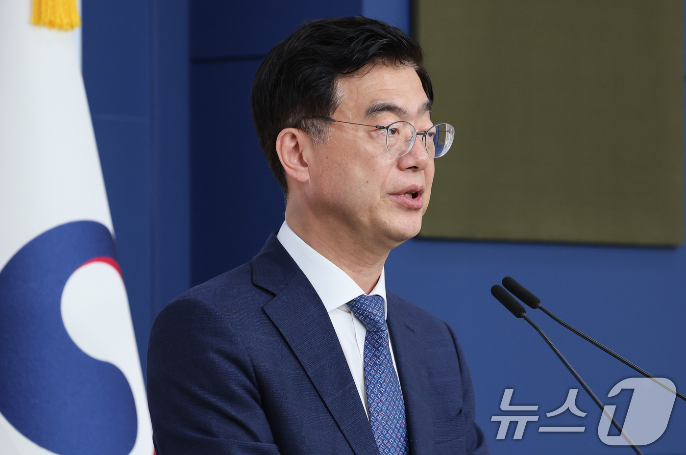 (서울=뉴스1) 임세영 기자 = 이재웅 외교부 대변인이 12일 서울 종로구 외교부 청사에서 정례브리핑을 하고 있다. 2025.6.12/뉴스1