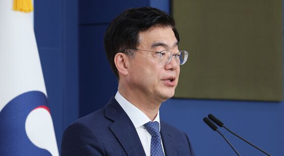 브리핑하는 이재웅 외교부 대변인