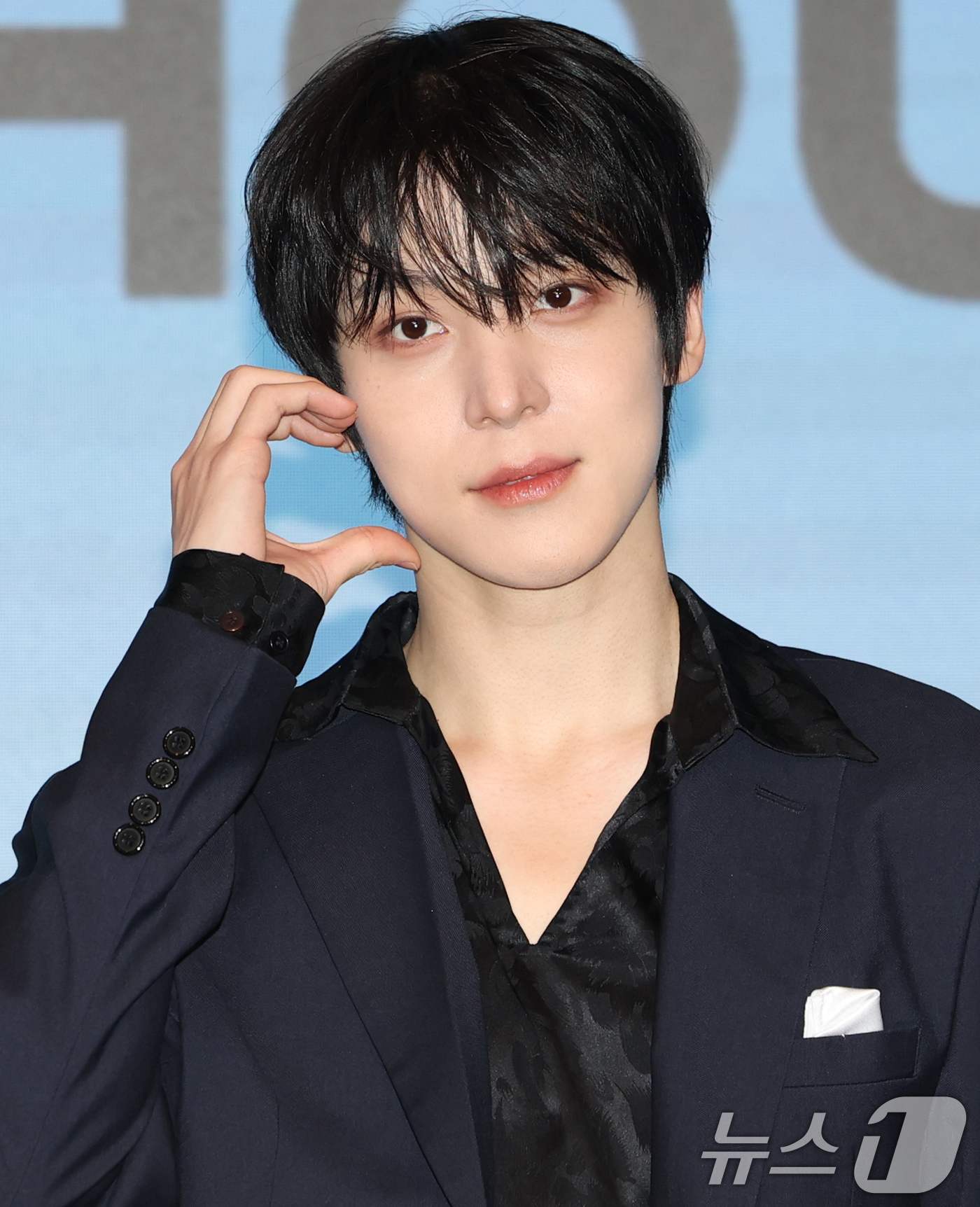 (서울=뉴스1) 권현진 기자 = 그룹 에이티즈(ATEEZ)의 윤호가 12일 서울 마포구 호텔나루 서울 엠갤러리에서 가진 미니 12집 '골든 아워 : 파트 3'(GOLDEN HOUR …