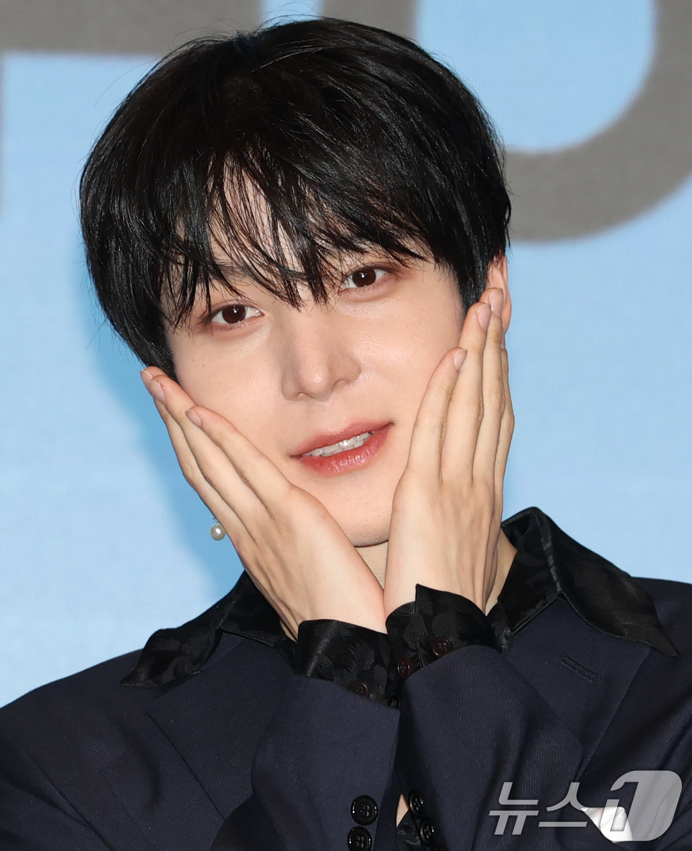 (서울=뉴스1) 권현진 기자 = 그룹 에이티즈(ATEEZ)의 윤호가 12일 서울 마포구 호텔나루 서울 엠갤러리에서 가진 미니 12집 '골든 아워 : 파트 3'(GOLDEN HOUR …