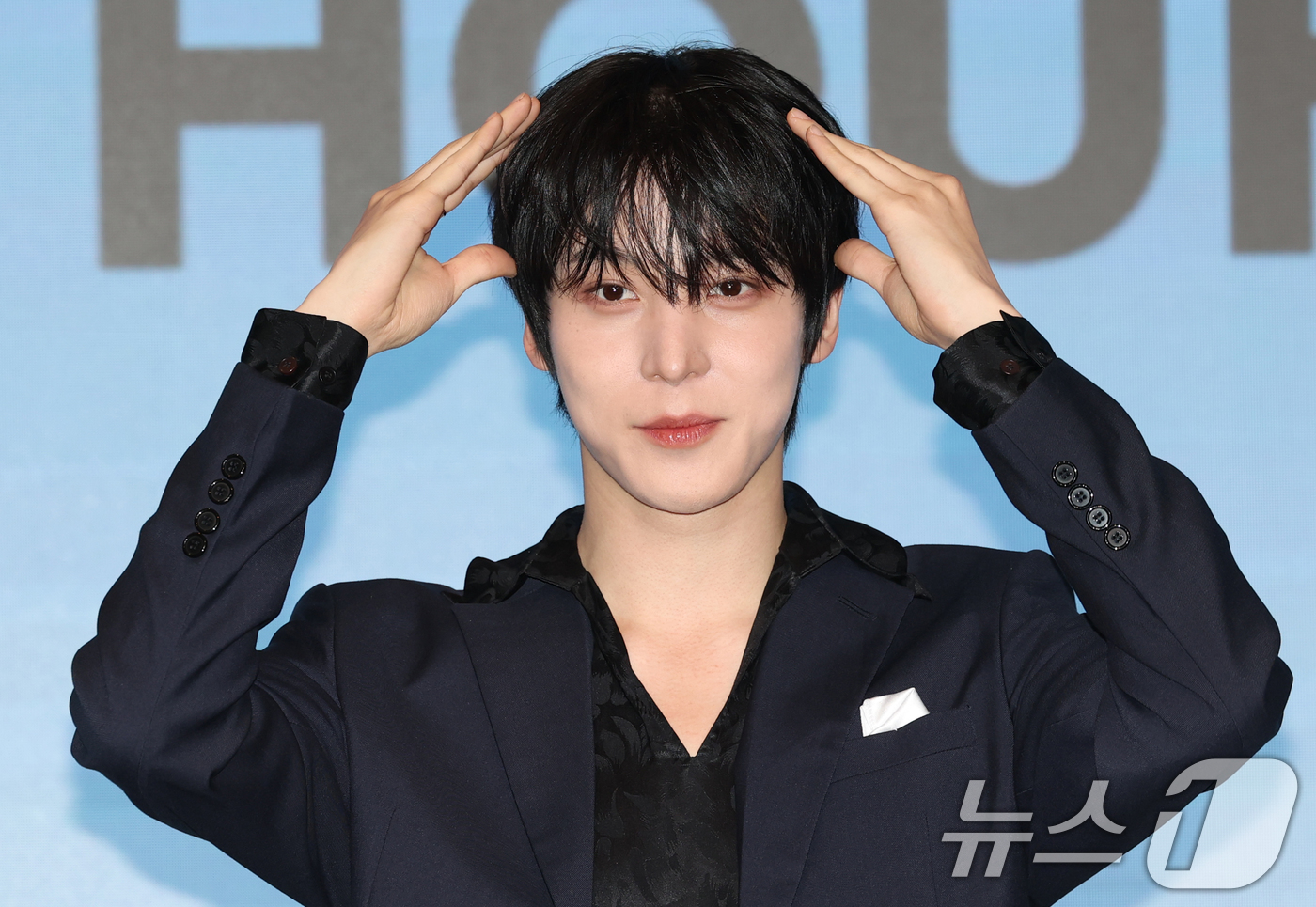 (서울=뉴스1) 권현진 기자 = 그룹 에이티즈(ATEEZ)의 윤호가 12일 서울 마포구 호텔나루 서울 엠갤러리에서 가진 미니 12집 '골든 아워 : 파트 3'(GOLDEN HOUR …