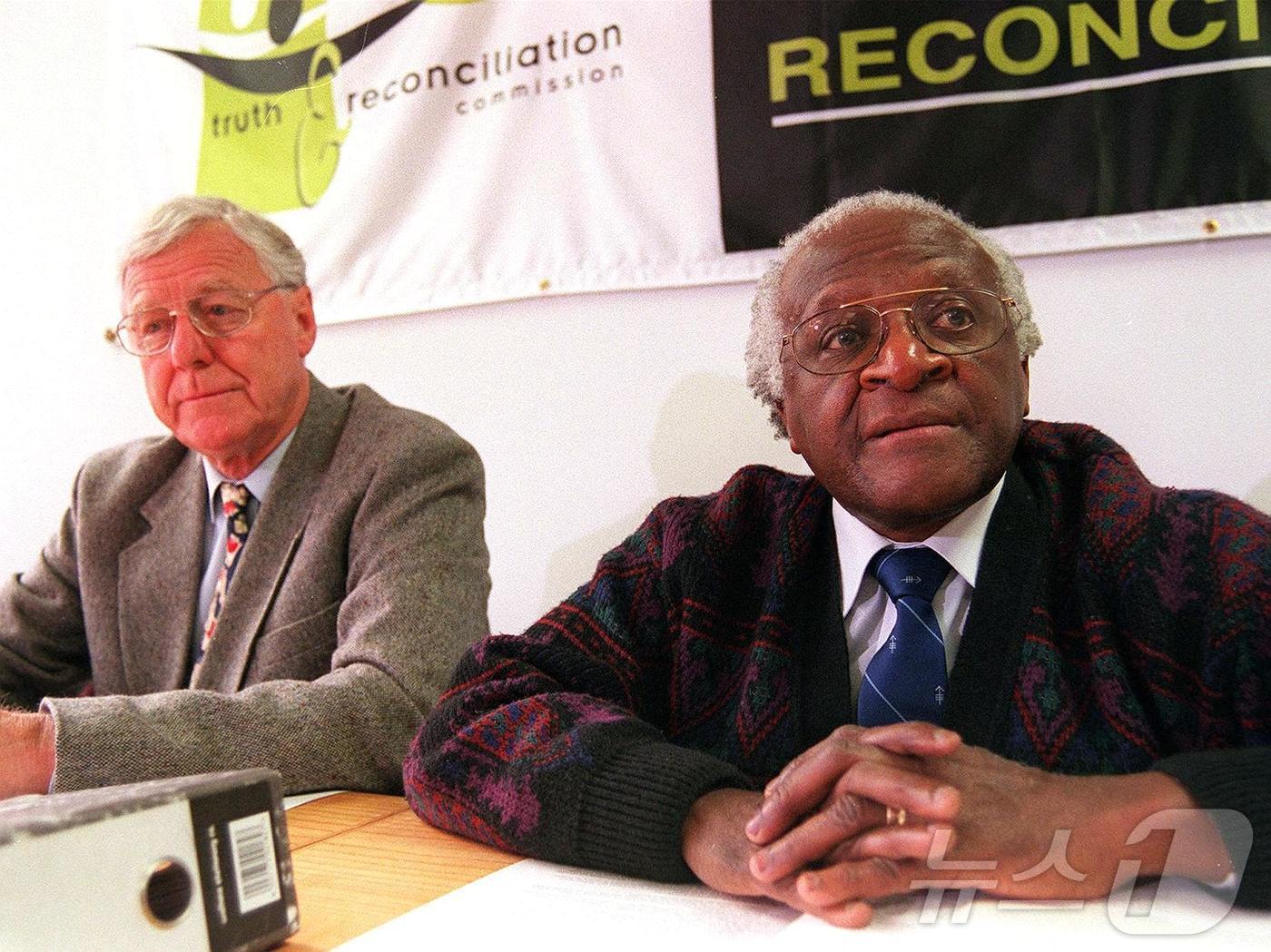 본문 이미지 - 사후 수장한 남아프리카공화국의 데스몬드 투투 대주교 ⓒ AFP=뉴스1