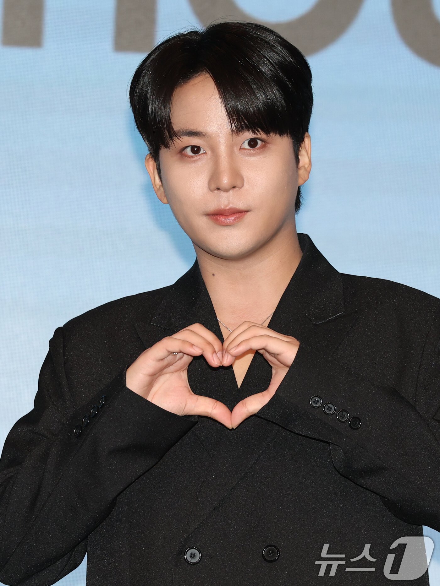 본문 이미지 - 그룹 에이티즈(ATEEZ)의 종호가 12일 서울 마포구 호텔나루 서울 엠갤러리에서 가진 미니 12집 '골든 아워 : 파트 3'(GOLDEN HOUR : Part.3) 발매 기자간담회에서 포즈를 취하고 있다. 2025.6.12/뉴스1 ⓒ News1 권현진 기자