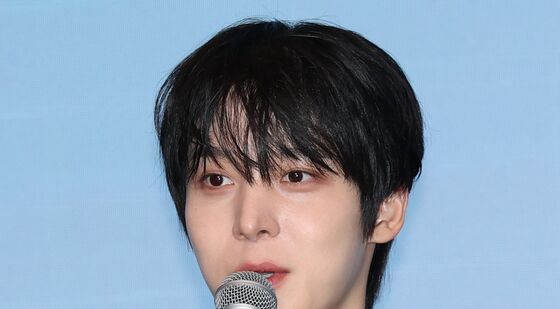 인사말 하는 에이티즈 윤호