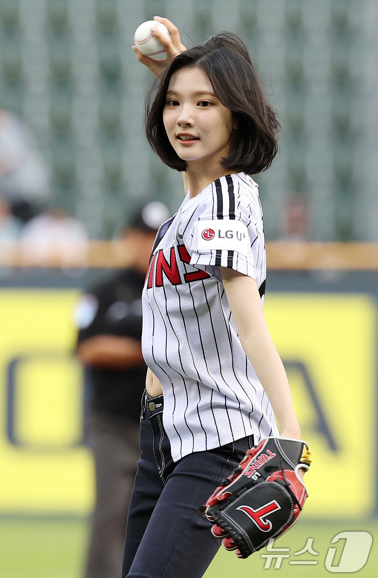 하츠투하츠 지우, 시구 들어갑니다