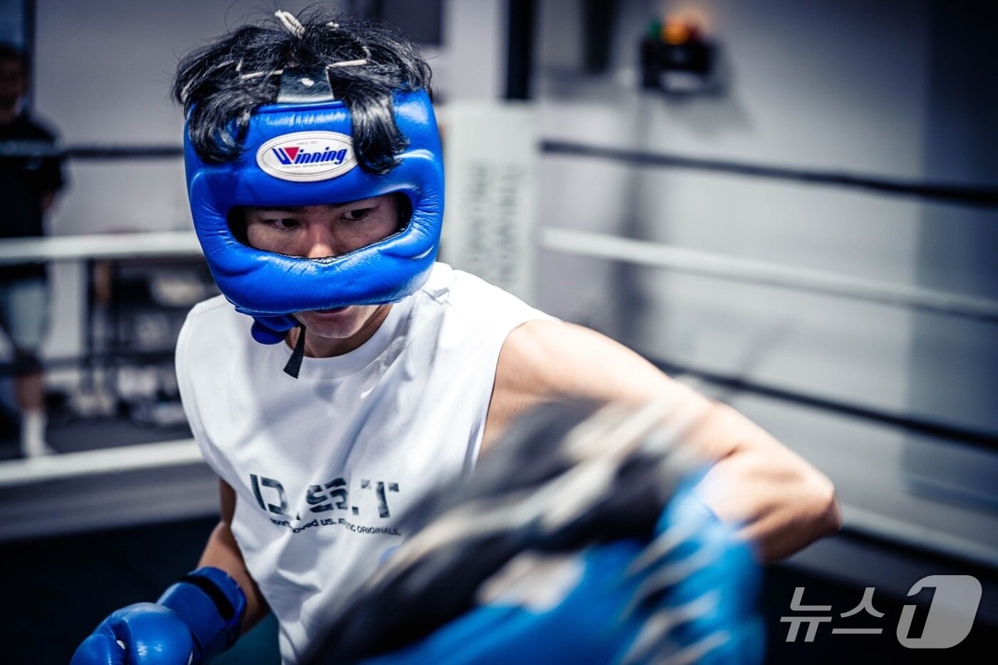 본문 이미지 - 복싱 훈련 중인 수원서부경찰서 경비교통과 소속 조여훈 경사&#40;34&#41;. &#40;경기남부경찰청 제공. 재판매 및 DB 금지&#41; 2025.6.13/뉴스1 