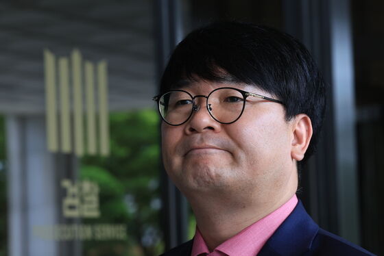 '김건희 녹음' 이명수 기자 檢 출석…"불기소처분 해야 마땅"
