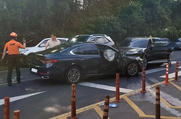출근 시간 제주서 차량 2대 충돌…4명 병원 이송
