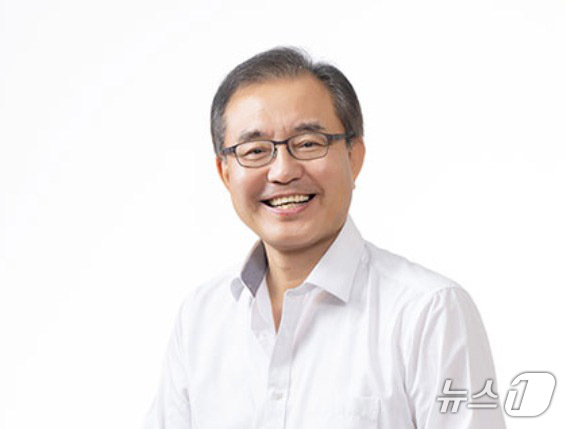 (서울=뉴스1) = 이재명 대통령은 12일 해병대원 순직사건 관련 의혹 특별검사에 이명현 변호사(전 합참 법무실장)를 지명했다. (법무법인YBL 제공, 재판매 및 DB금지) 202 …