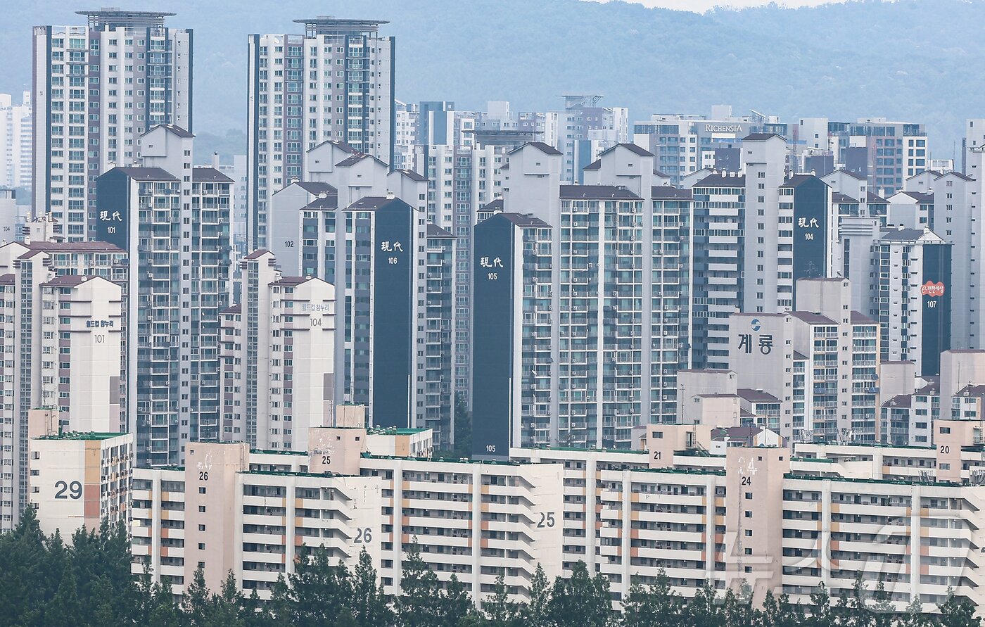 본문 이미지 - 서울 시내 아파트의 모습. 2025.6.13/뉴스1 ⓒ News1 김도우 기자