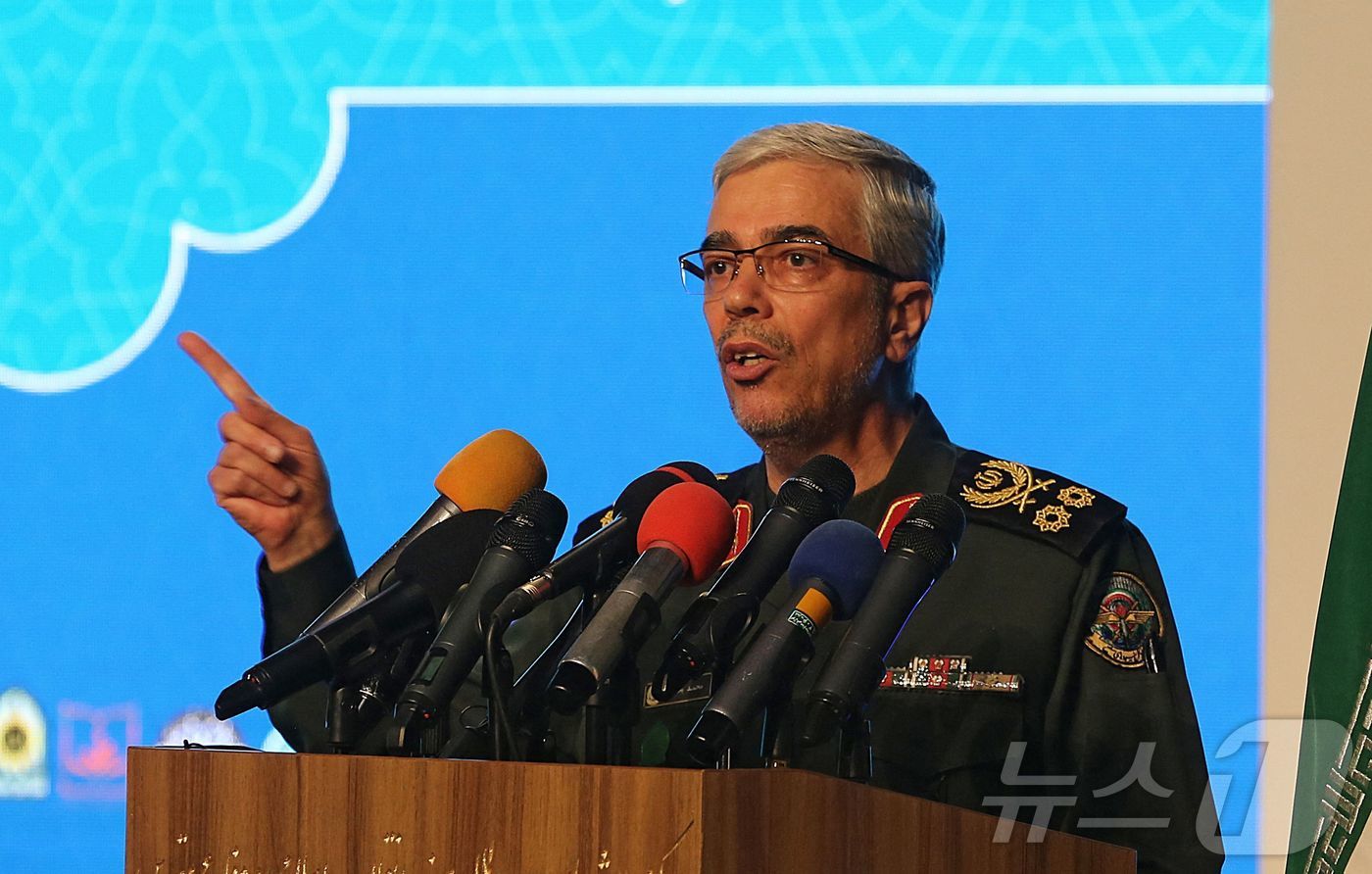 (테헤란 AFP=뉴스1) 신기림 기자 = 이란군 참모총장 모하마드 바게리가 2021년 2월 23일 수도 테헤란에서 열린 성전의 법적-국제적 주장에 관한 국제 회의에서 연설하고 있다 …