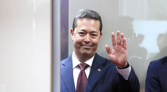손 흔드는 션 오닐 美 국무부 차관보 대행