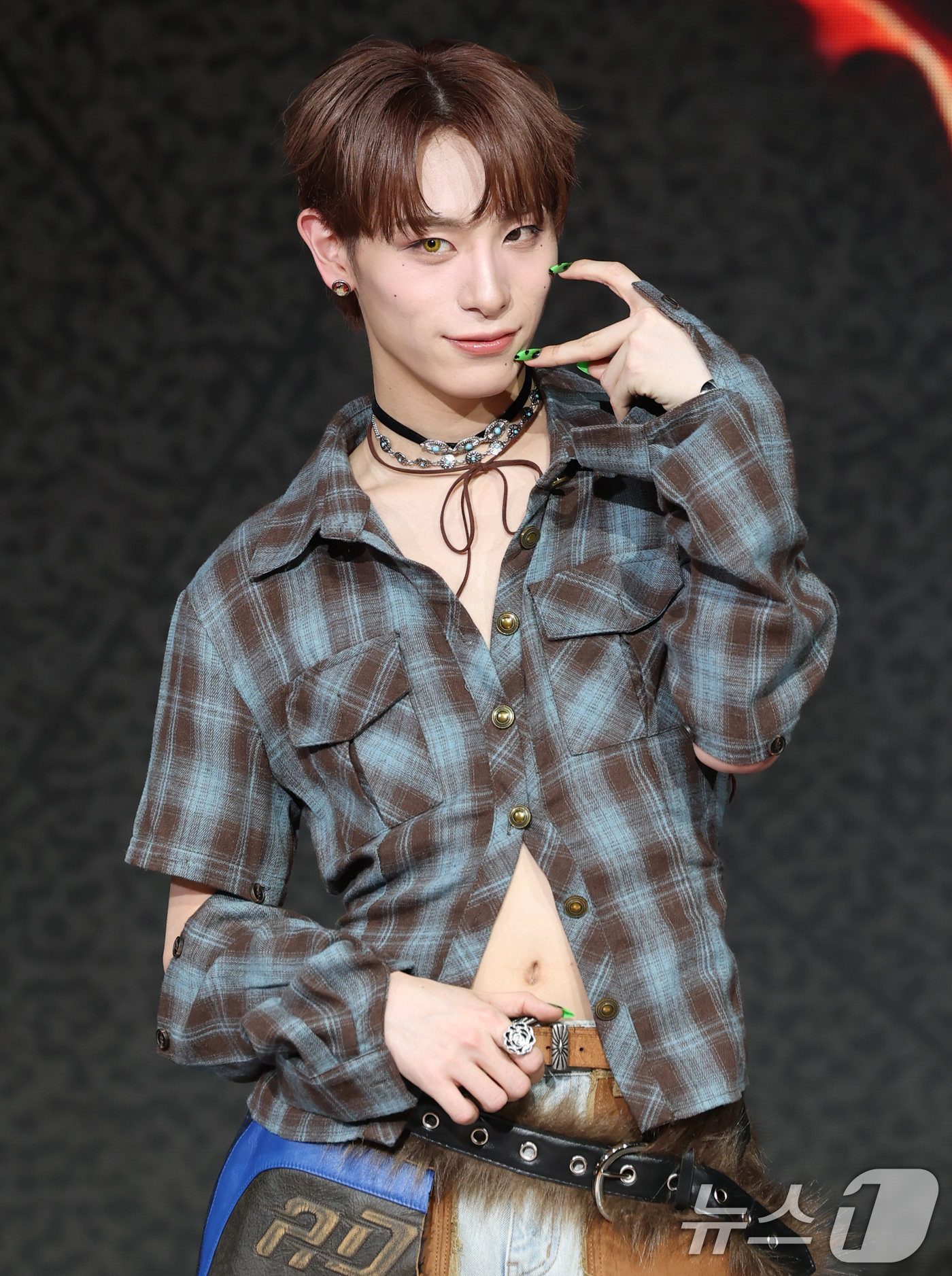 (서울=뉴스1) 권현진 기자 = 그룹 엑스러브(XLOVE)의 하루가 13일 서울 마포구 쇼킹케이팝센터에서 진행된 두 번째 싱글 앨범 'I ONE(아이 원)' 발매 쇼케이스에서 포즈 …