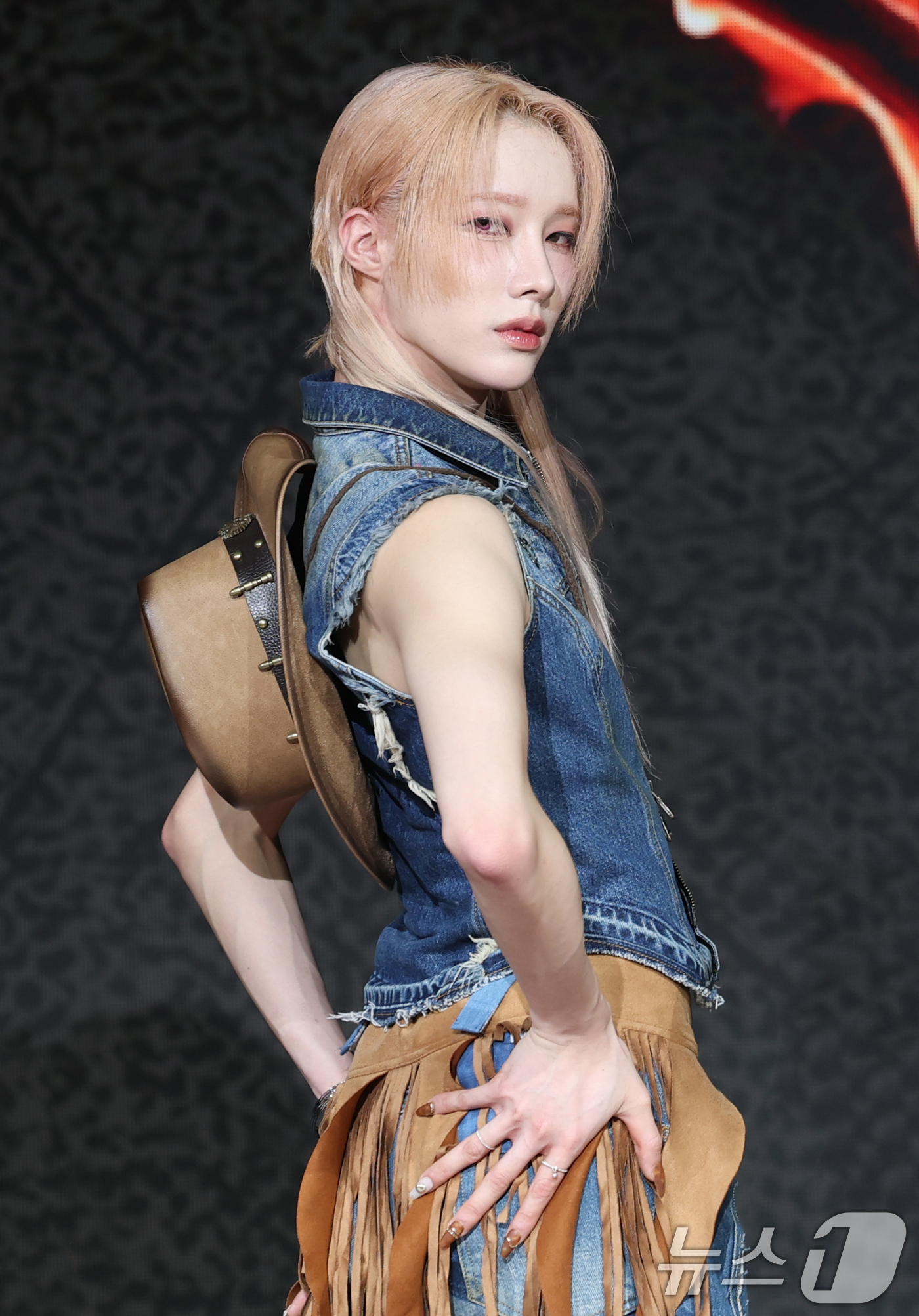 (서울=뉴스1) 권현진 기자 = 그룹 엑스러브(XLOVE)의 루이가 13일 서울 마포구 쇼킹케이팝센터에서 진행된 두 번째 싱글 앨범 'I ONE(아이 원)' 발매 쇼케이스에서 포즈 …