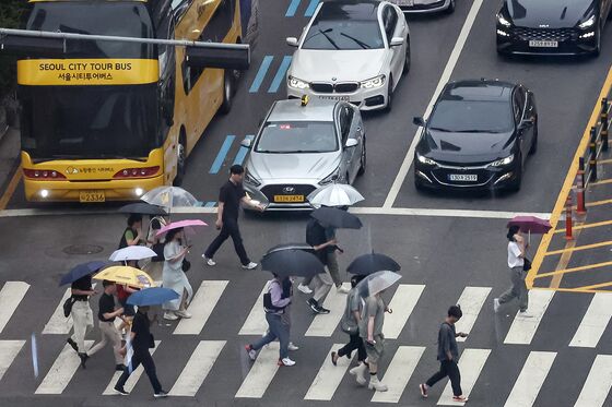 월요일 아침 우산 챙기세요…오후엔 '최고 30도' 무더위 [내일날씨]